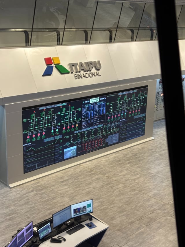 Painel de controle Itaipu